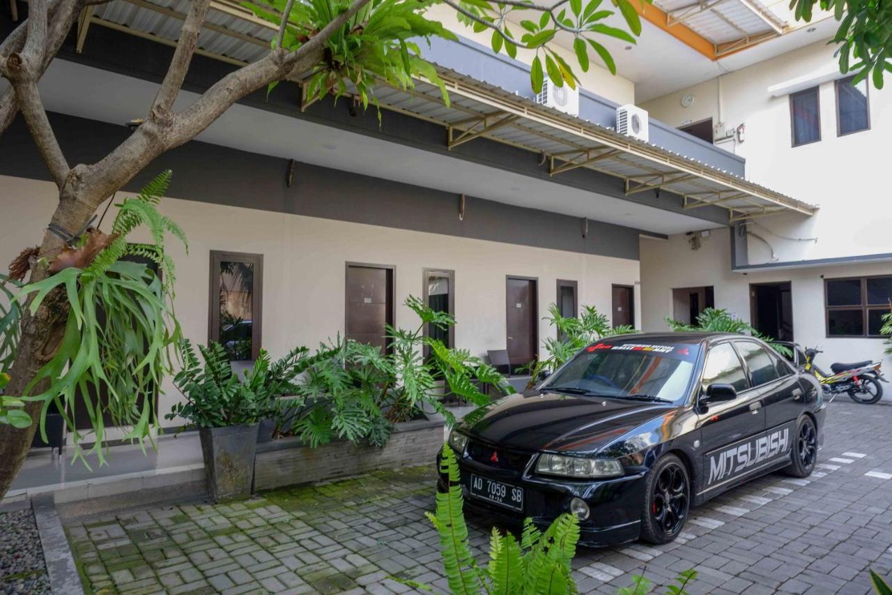Urbanview Hotel Solo Tiara Exterior foto